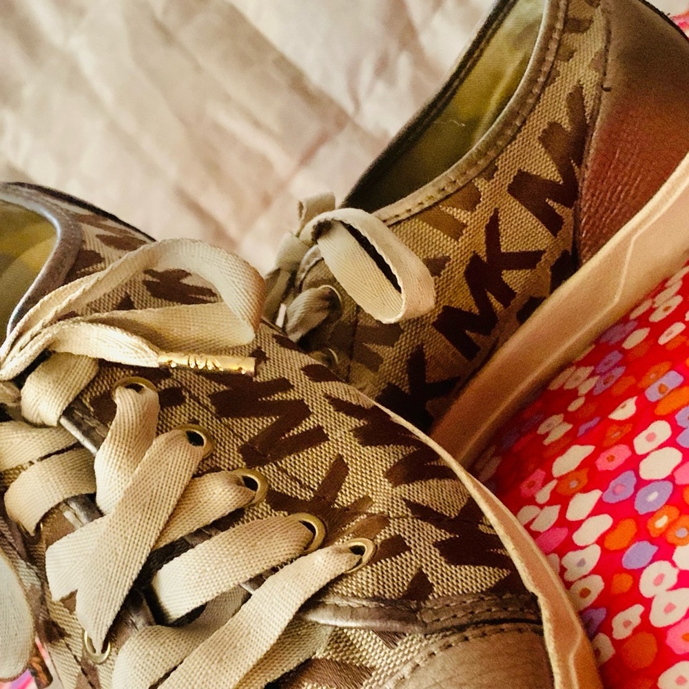 Nice Authentic Michael Kors Low Profile Sneakers